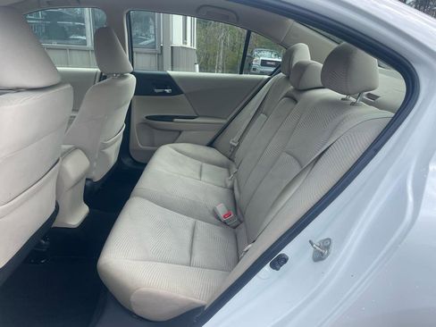 Used 2017 Honda Accord LX image 9