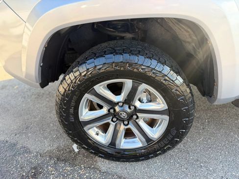 Used 2016 Toyota Tacoma Limited w/ Towing Package AWD/4WD image 2