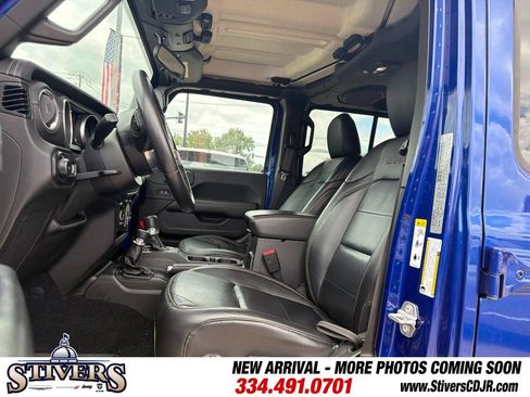 Used 2018 Jeep Wrangler Unlimited Sahara AWD/4WD image 13