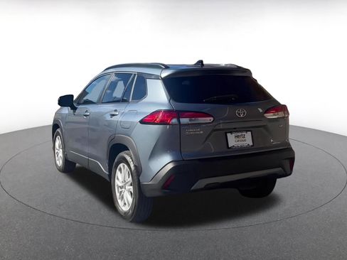 Used 2025 Toyota Corolla Cross LE image 11