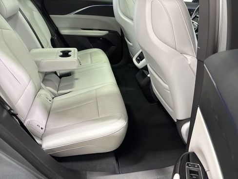 Certified 2024 Cadillac Lyriq Luxury image 23