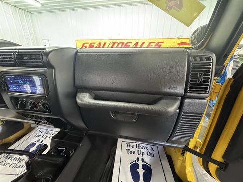 Used 2006 Jeep Wrangler X AWD/4WD image 40