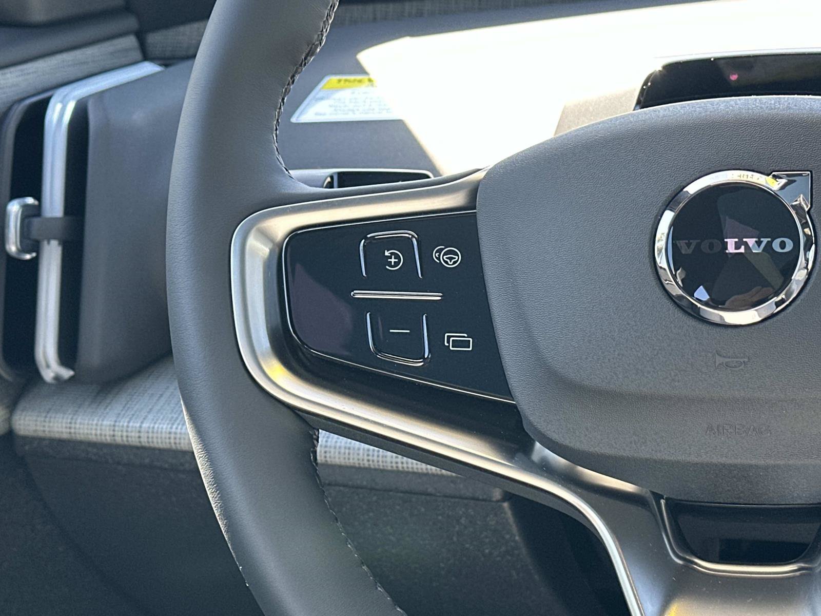 New 2026 Volvo EX30 Ultra AWD/4WD image 8