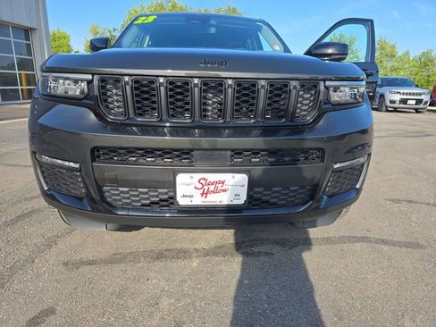 Used 2023 Jeep Grand Cherokee L Limited w/ Black Appearance Package AWD/4WD image 15