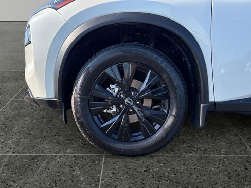 Used 2023 Nissan Rogue SV w/ SV Premium B Package AWD/4WD image 5