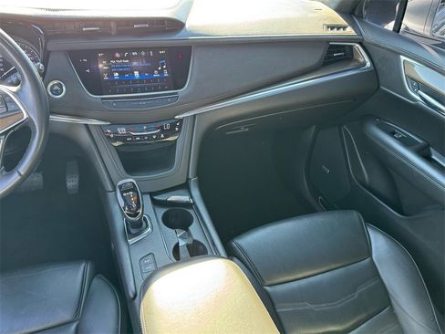 Used 2018 Cadillac XT5 Platinum w/ Driver Assist Package image 16