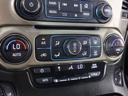 Used 2018 GMC Yukon XL Denali w/ Denali Ultimate Package AWD/4WD image 25