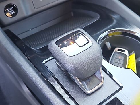 Used 2025 Nissan Rogue SV image 25