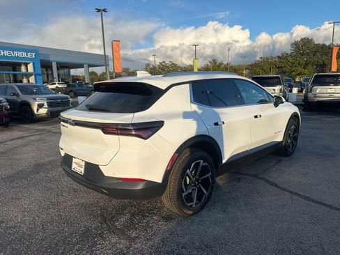 New 2026 Chevrolet Equinox EV LT image 3