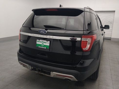 Used 2017 Ford Explorer XLT image 7