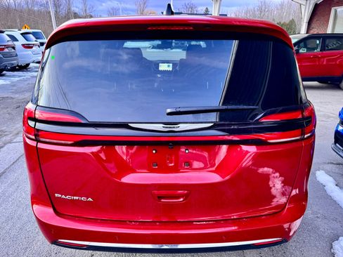 New 2026 Chrysler Pacifica Select image 4