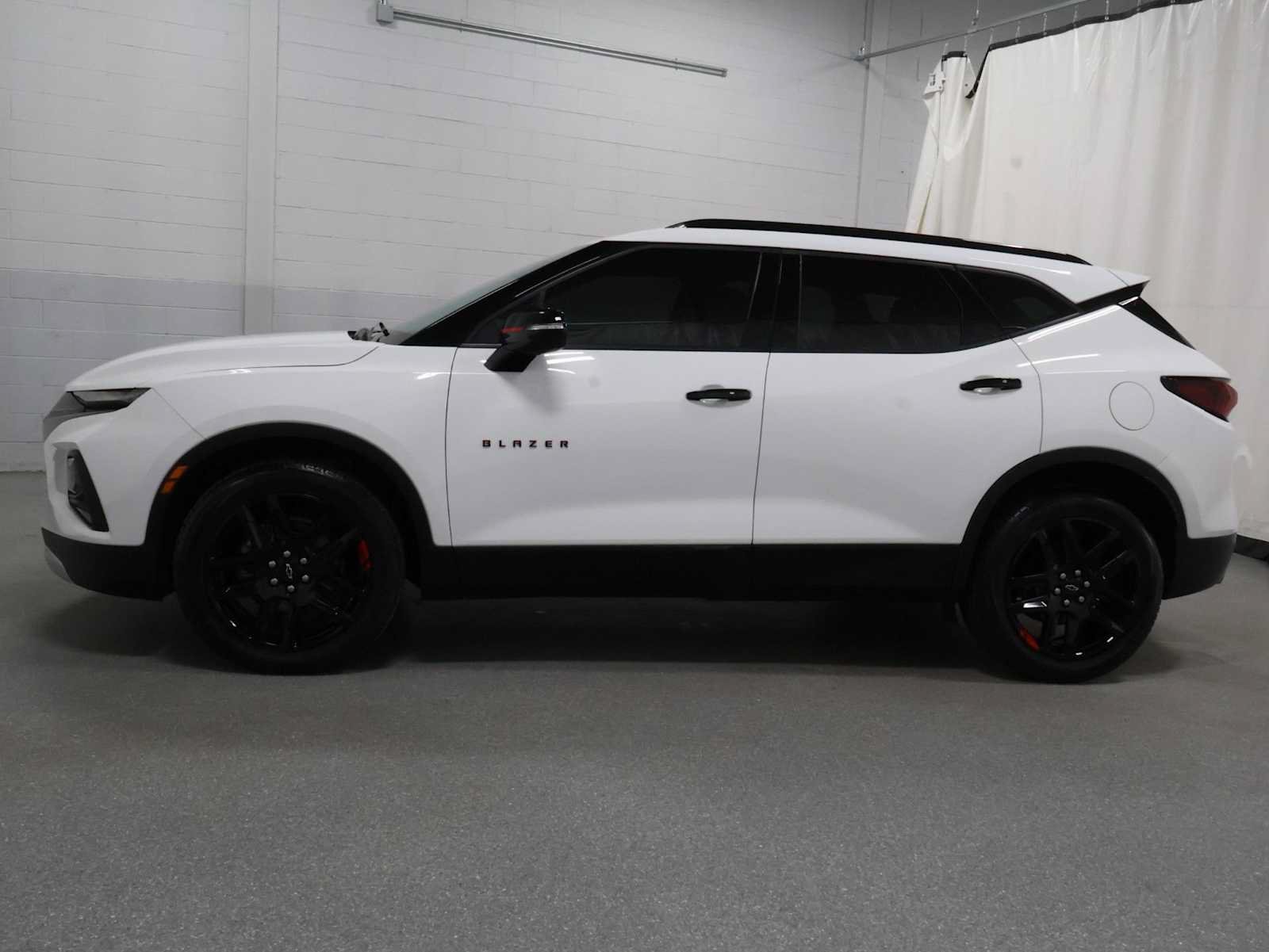 Used 2021 Chevrolet Blazer LT w/ Redline Edition FWD image 2