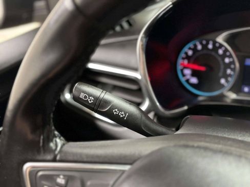 Used 2019 Chevrolet Equinox LT w/ Sun & Navigation Package AWD/4WD image 30