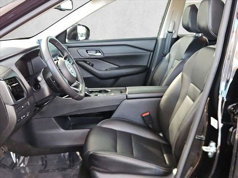 Used 2024 Nissan Rogue SL w/ SL Premium Package FWD image 15