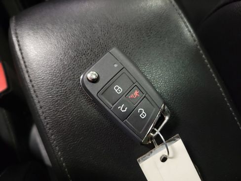 Used 2019 Volkswagen Tiguan SE w/ Panoramic Sunroof Package FWD image 20