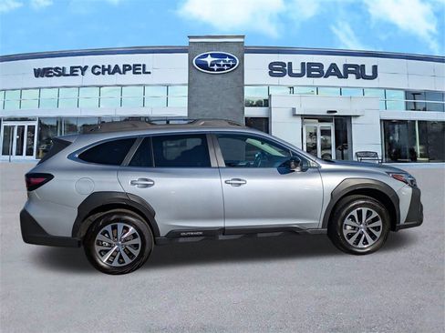 Certified 2025 Subaru Outback Premium w/ Popular Package #1A image 4