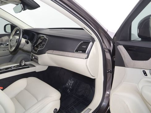 Used 2024 Volvo XC90 B6 Plus w/ Protection Package Premier image 45