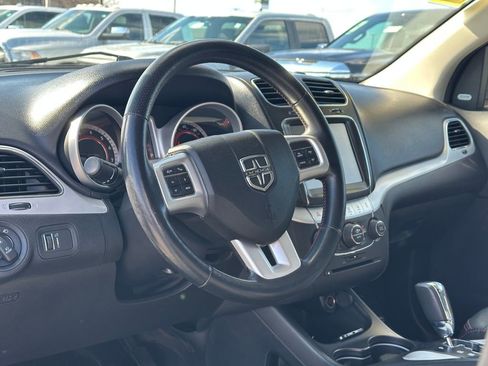 Used 2019 Dodge Journey GT image 28