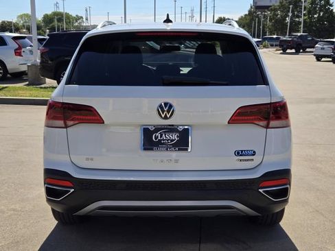 Used 2022 Volkswagen Taos SE AWD/4WD image 5