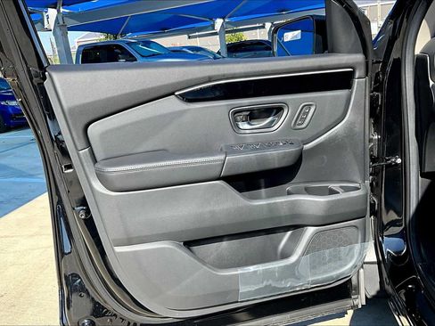 New 2025 Honda Pilot Touring image 10