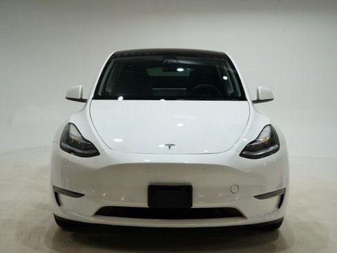 Used 2023 Tesla Model Y Long Range image 2