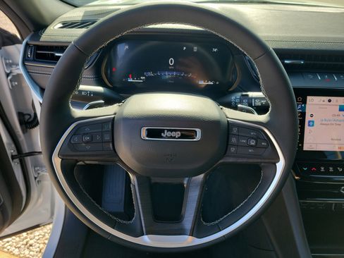 New 2026 Jeep Grand Cherokee Limited image 18