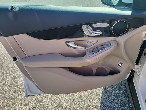 Certified 2022 Mercedes-Benz GLC 300 image 21