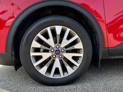 Used 2022 Ford Escape Titanium image 27