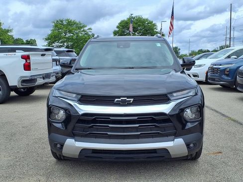 Used 2023 Chevrolet TrailBlazer LT w/ Convenience Package AWD/4WD image 2