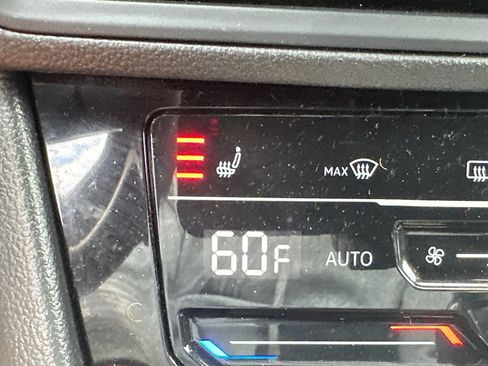 Used 2025 Volkswagen Jetta Sport FWD image 29