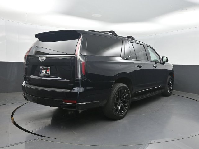 Used 2022 Cadillac Escalade ESV Sport w/ LPO, ONYX Package AWD/4WD image 38