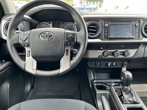Used 2019 Toyota Tacoma SR5 RWD image 16