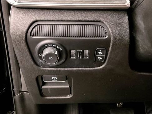 Used 2022 Jeep Wagoneer Series II AWD/4WD image 38