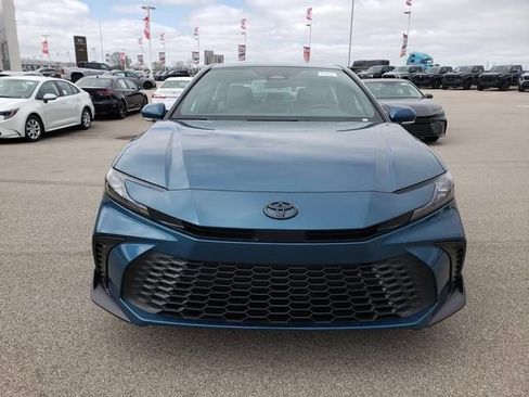 New 2026 Toyota Camry SE FWD image 2