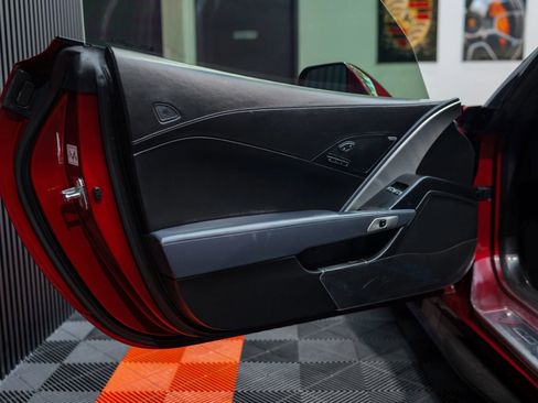 Used 2015 Chevrolet Corvette Z06 w/ 3LZ Preferred Equipment Group image 28