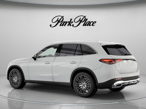Used 2026 Mercedes-Benz GLC 300 image 12