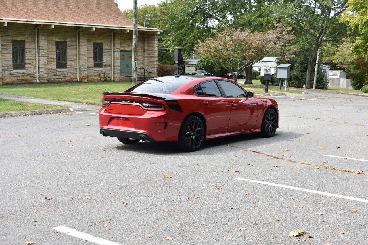 Used 2017 Dodge Charger R/T RWD image 7