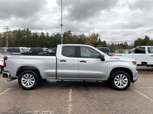 Used 2020 Chevrolet Silverado 1500 Custom w/ Custom Value Package AWD/4WD image 2