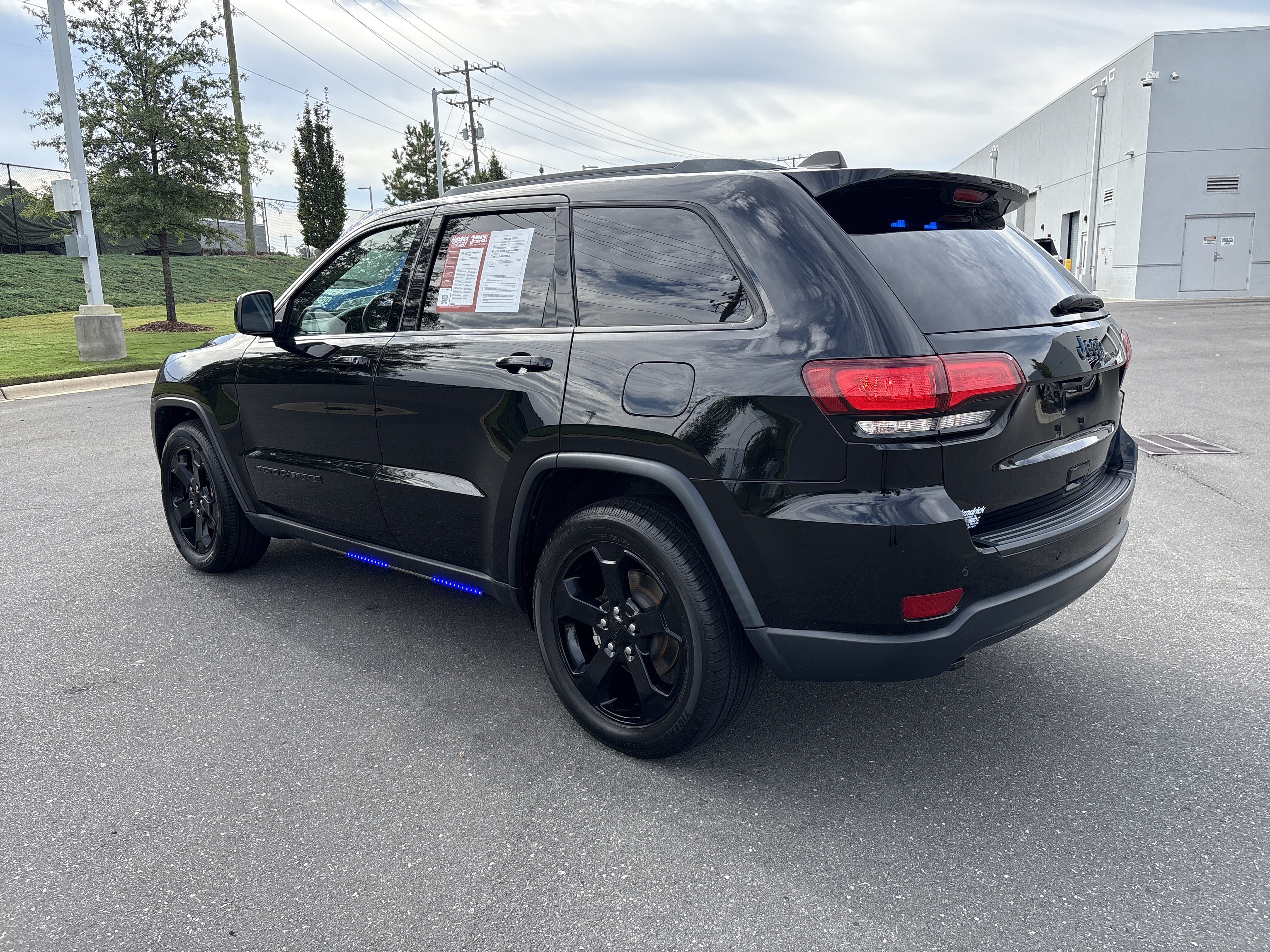 Used 2020 Jeep Grand Cherokee Laredo RWD image 7