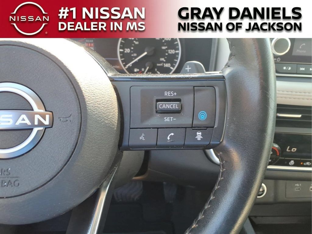 Used 2023 Nissan Rogue SV w/ SV Premium B Package FWD image 15