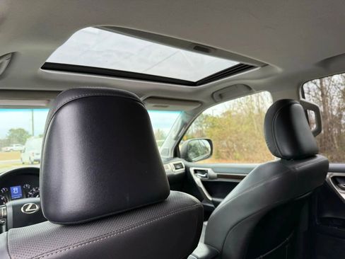 Used 2015 Lexus GX 460 w/ Navigation Package AWD/4WD image 33