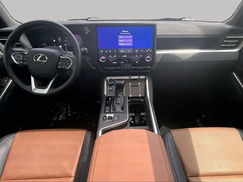 Used 2025 Lexus GX 550 w/ Cold Area Package AWD/4WD image 15