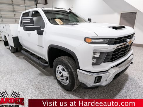 Used 2024 Chevrolet Silverado 3500 LT w/ Convenience Package AWD/4WD image 6