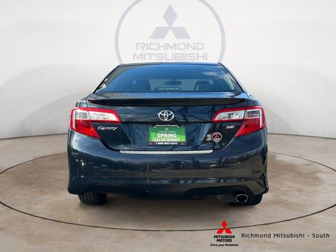 Used 2013 Toyota Camry SE image 4