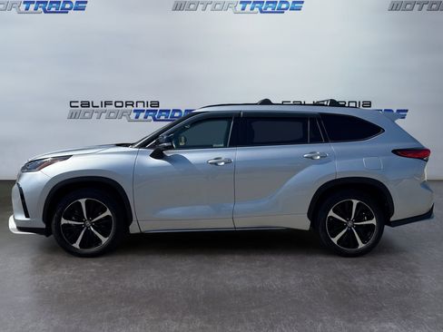 Used 2021 Toyota Highlander XSE FWD image 8