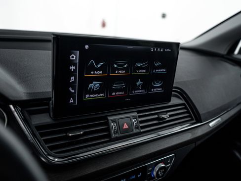 Certified 2023 Audi Q5 2.0T Premium w/ Convenience Package AWD/4WD image 12