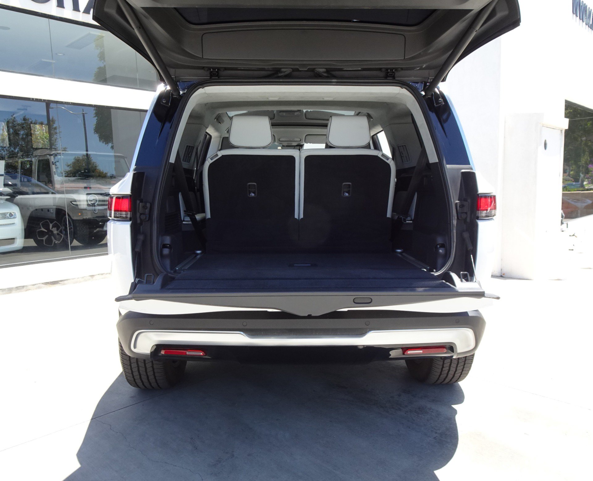 Used 2024 Rivian R1S Adventure Quad AWD/4WD image 6