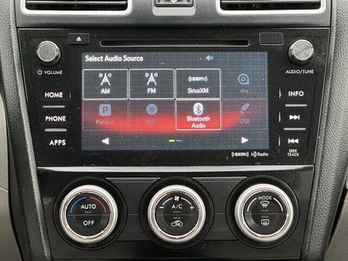 Used 2017 Subaru Forester 2.5i Premium AWD/4WD image 14