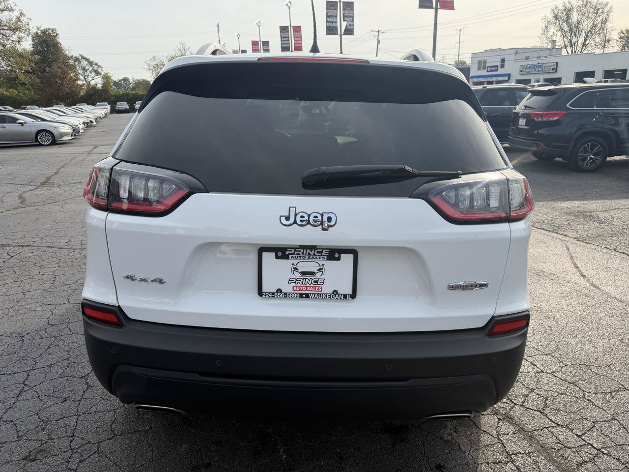 Used 2021 Jeep Cherokee Latitude Lux w/ Sun & Sound Group AWD/4WD image 6