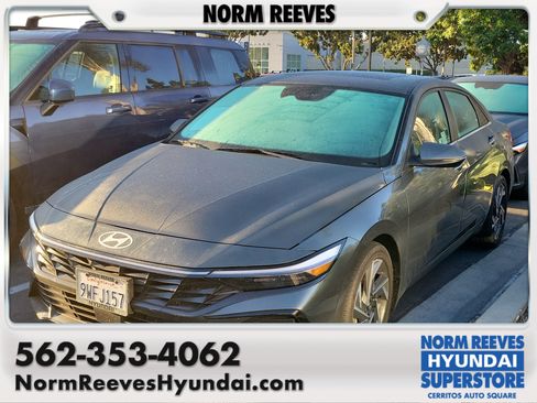 Used 2025 Hyundai Elantra Limited FWD image 1